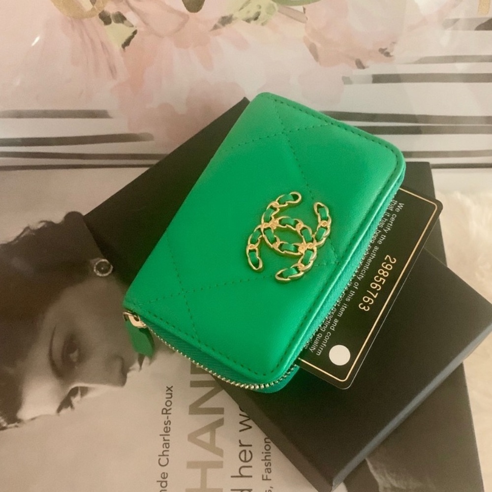 Chanel zipped zipper coin purse/card holder 20S series - Picture 10 of 10
